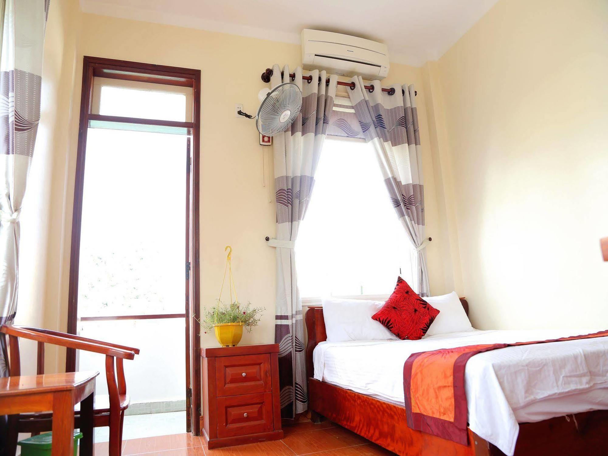 Thien Thanh Hotel Phong Nha Exterior photo